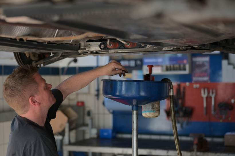 Ölwechsel und Inspektion in der Kfz-Werkstatt Auto Vögerl in Dantersdorf bei Velburg